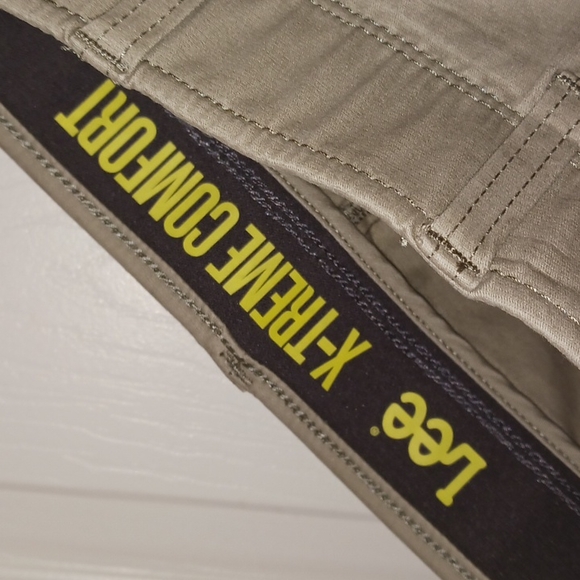 Men's Lee Performance Extreme Comfort cargo shorts. Size 50 Big and Tall. NWT - Picture 6 of 7